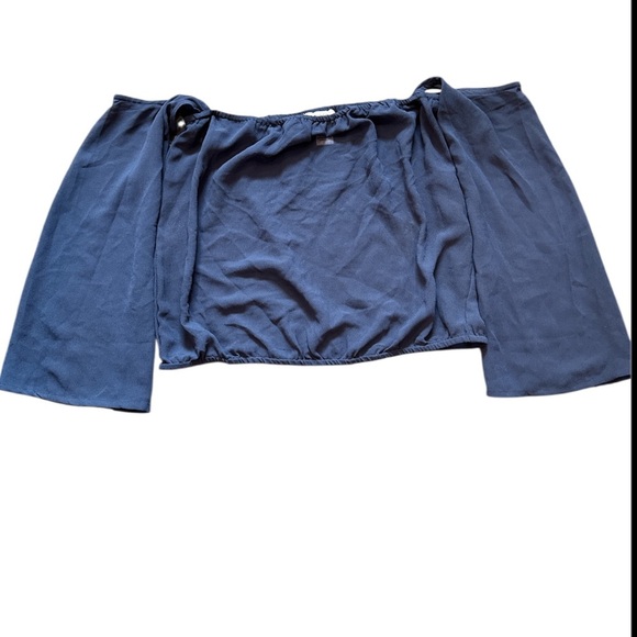 Prototype Navy Blue Off-Shoulder Top Flared Arms Size Medium - Picture 3 of 3